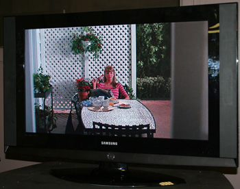 Samsung LN-T2332H Review